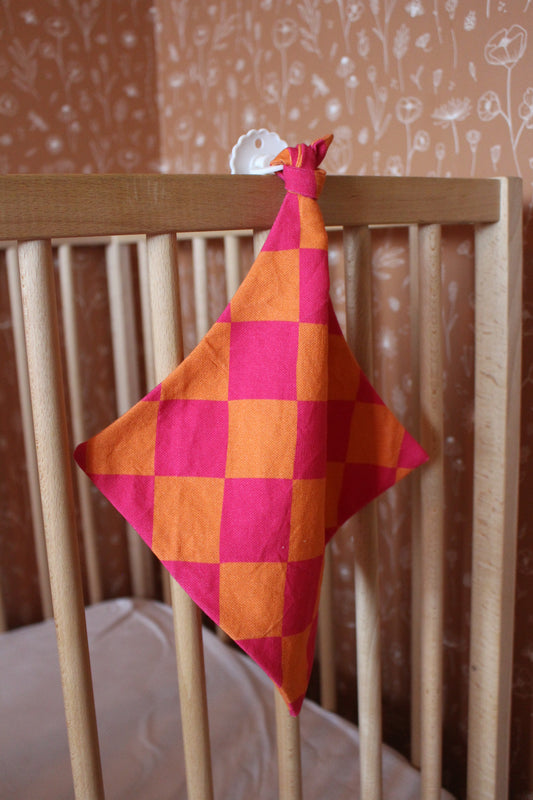 Speendoek roze/ oranje geblokt